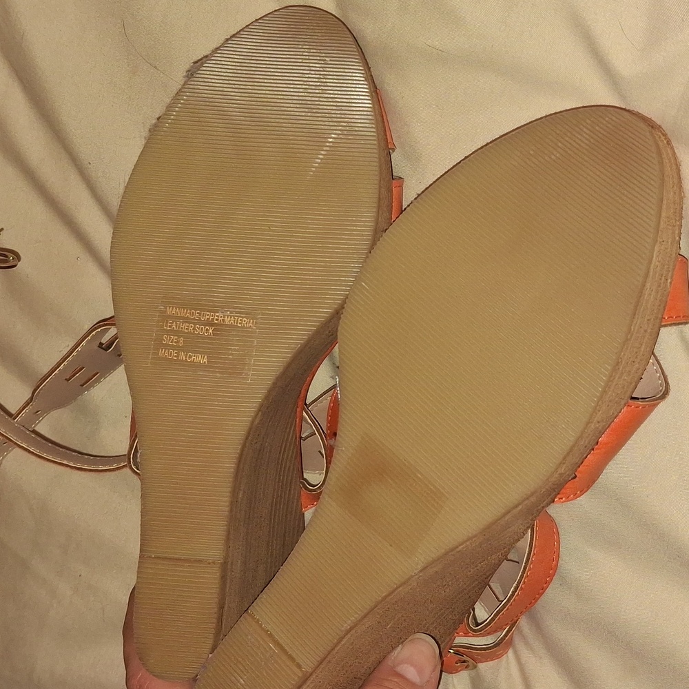 Restricted Orange Cage Wedges - Picture 4 of 8